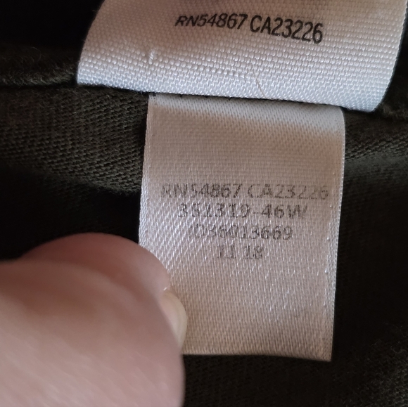 PINK Victoria’s Secret Camo Floral Long Sleeve Tee Shirt Women’s Sz S - Picture 7 of 7